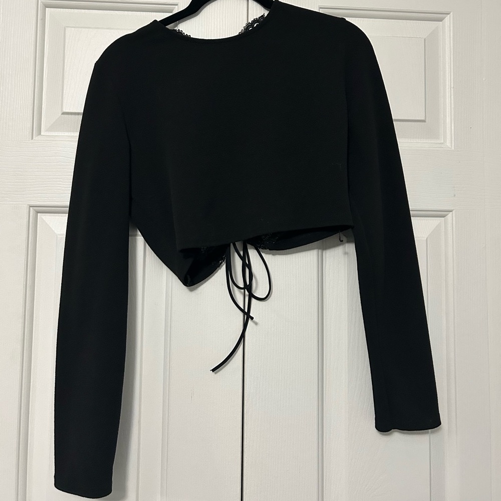 FashionNova cropped top size medium back cut out design